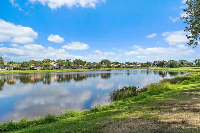 $3,600 | 8120 Southeast Paurotis Lane, Hobe Sound, FL 33455