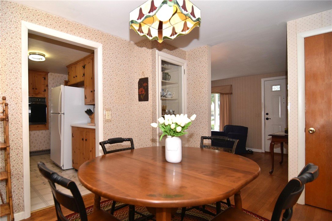 46 Longfellow Drive Warwick, RI 02818 - Photo 13 of 35