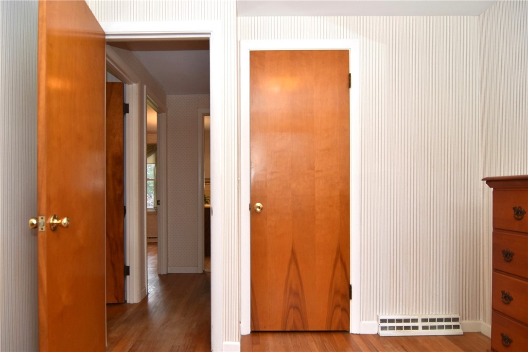 46 Longfellow Drive Warwick, RI 02818 - Photo 22 of 35