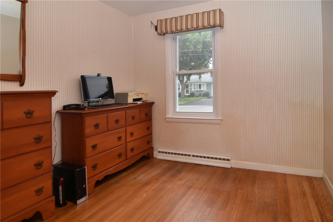46 Longfellow Drive Warwick, RI 02818 - Photo 23 of 35