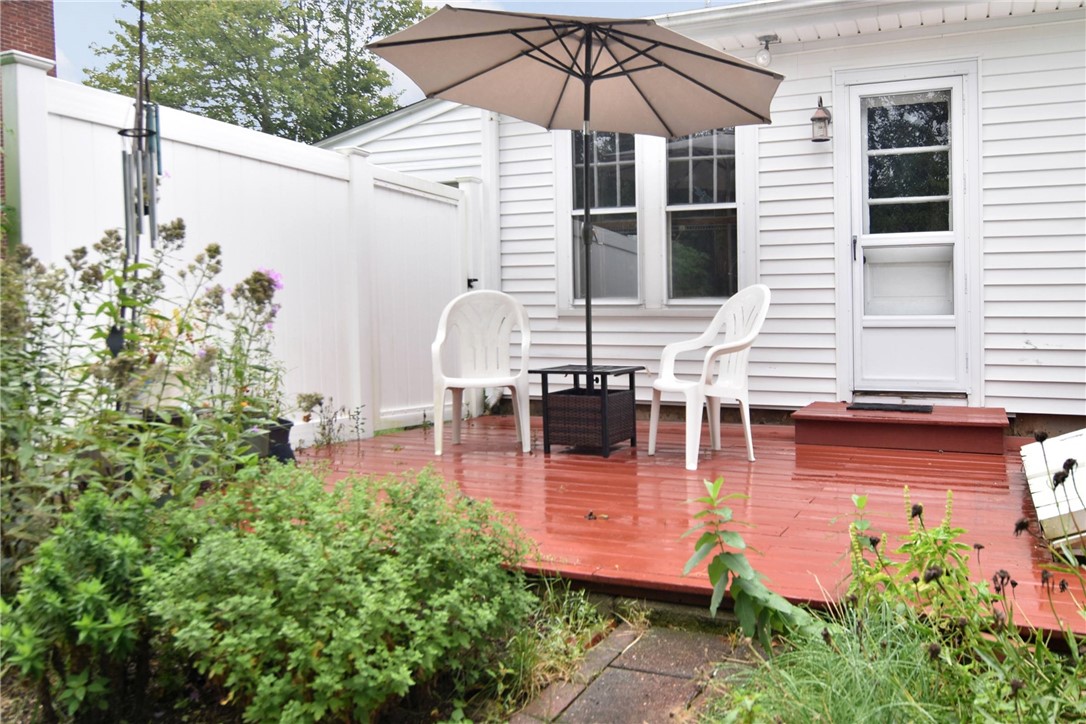 46 Longfellow Drive Warwick, RI 02818 - Photo 32 of 35
