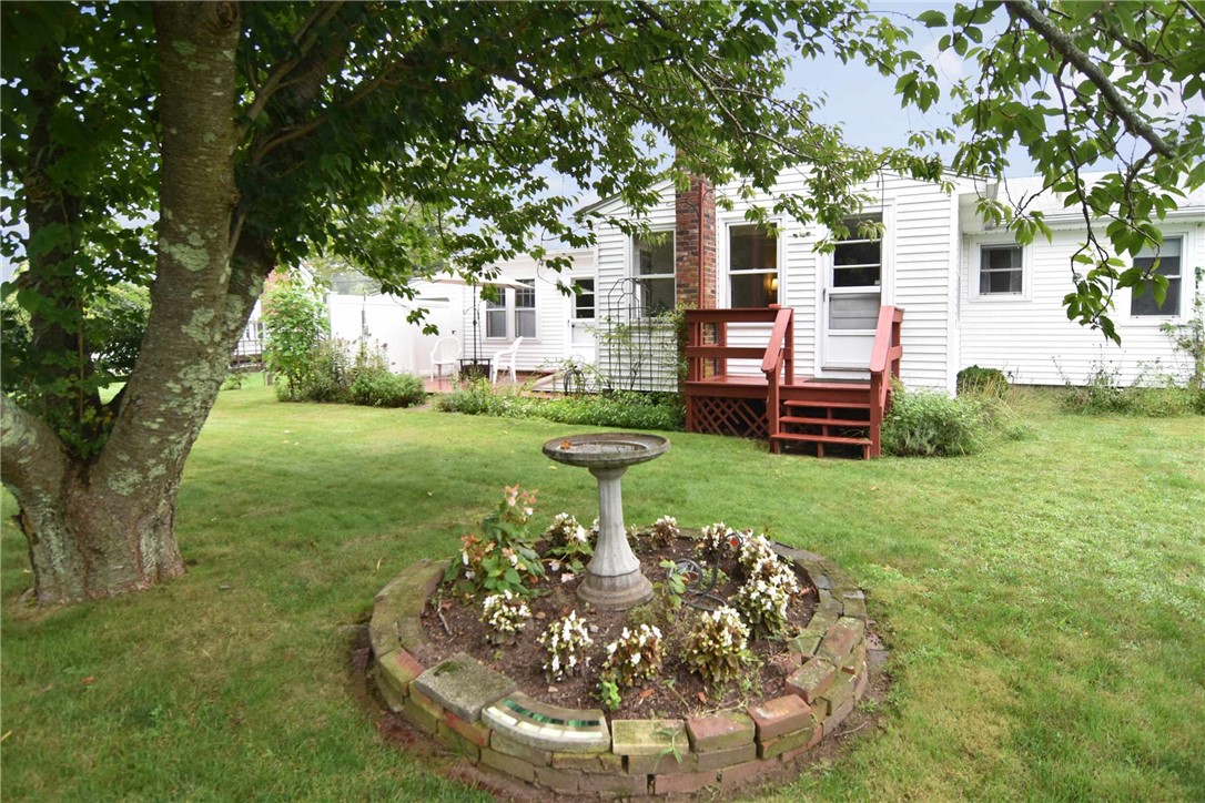 46 Longfellow Drive Warwick, RI 02818 - Photo 33 of 35