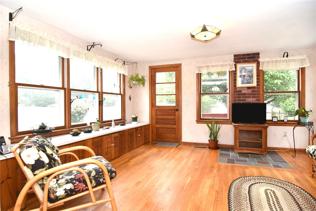 46 Longfellow Drive Warwick, RI 02818 - Photo 8 of 35