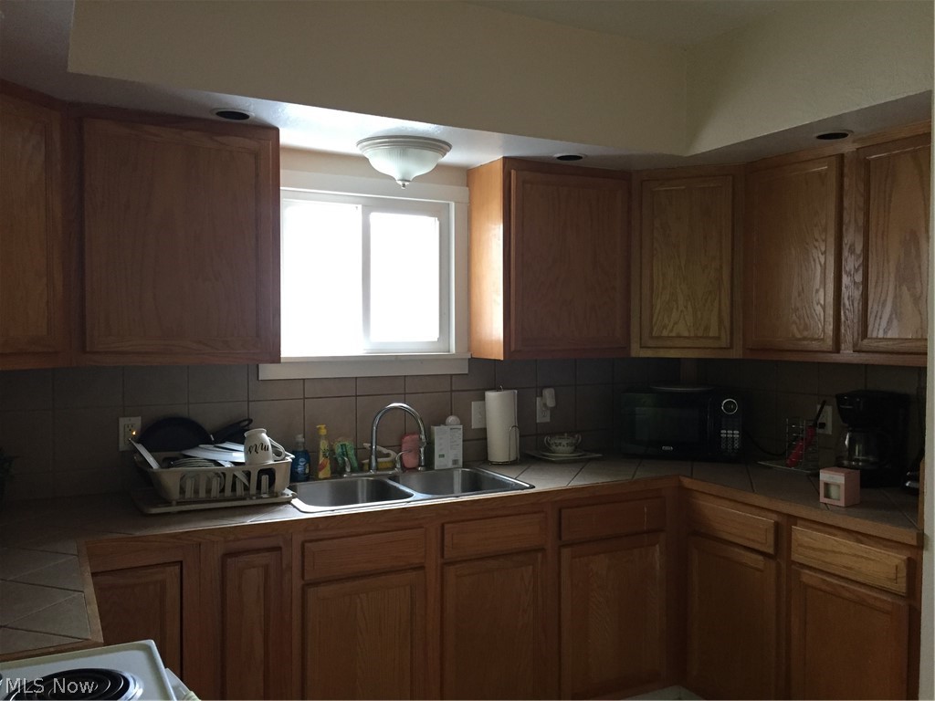 317 Perdue Avenue Akron, OH 44310 - Photo 6 of 9 Gallery Image 6