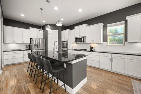 $1,150,000 | 22524 Rock Wren Road, Spicewood, TX 78669