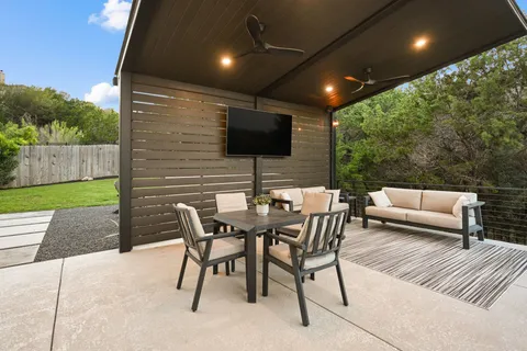 $1,150,000 | 22524 Rock Wren Road, Spicewood, TX 78669