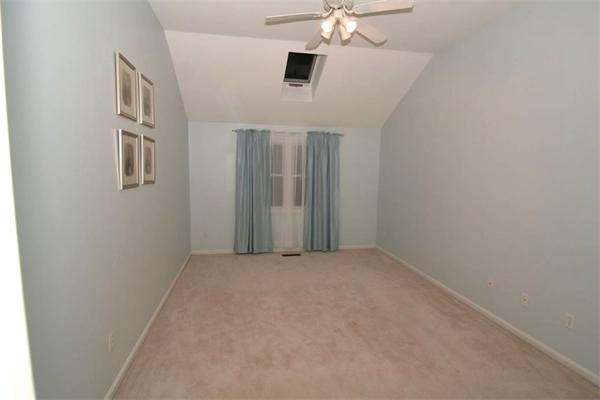 39 Santoro Road Worcester, MA 01606 - Photo 13 of 28 Gallery Image 13