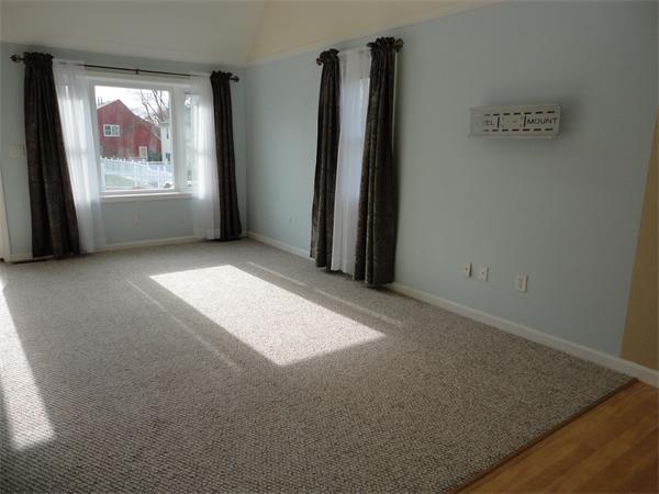 39 Santoro Road Worcester, MA 01606 - Photo 3 of 28 Gallery Image 3