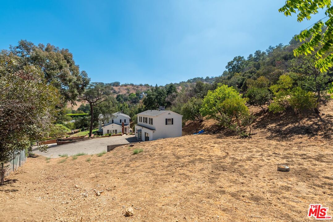 12334 Viewcrest Road Studio City, CA 91604 - Photo 13 of 21 Gallery Image 13