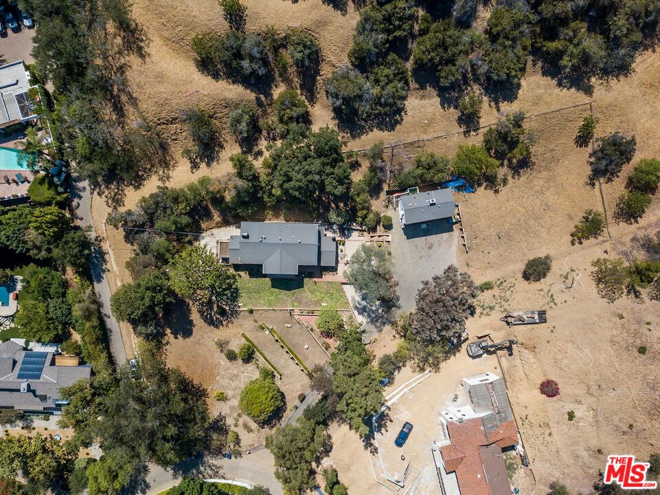 12334 Viewcrest Road Studio City, CA 91604 - Photo 20 of 21 Gallery Image 20