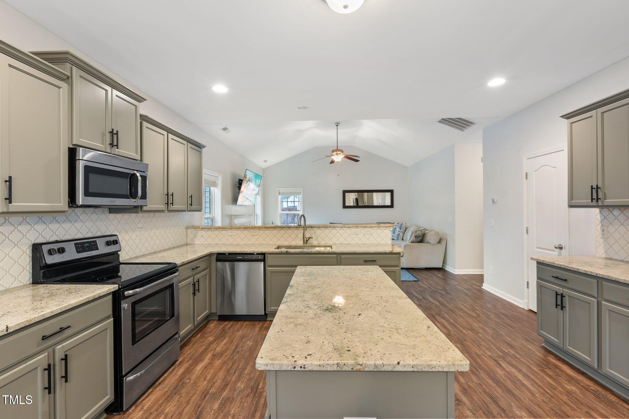 206 Crane Way Bunnlevel, NC 28323 - Photo 13 of 36 27-web-or-mls-DSC08621