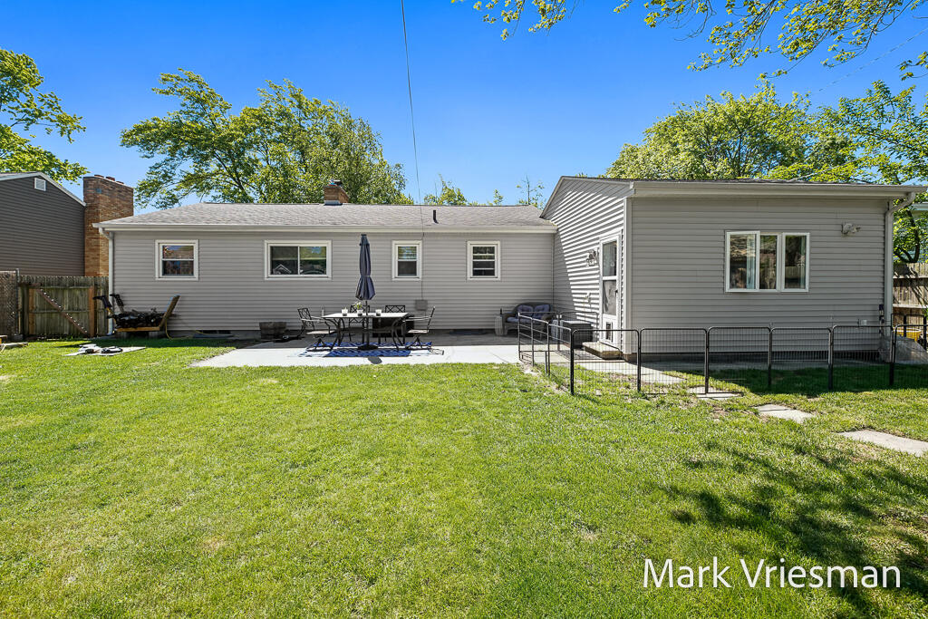3125 Coolidge Road Muskegon, MI 49441 - Photo 39 of 46 3125CoolidgeRd-9LoRes