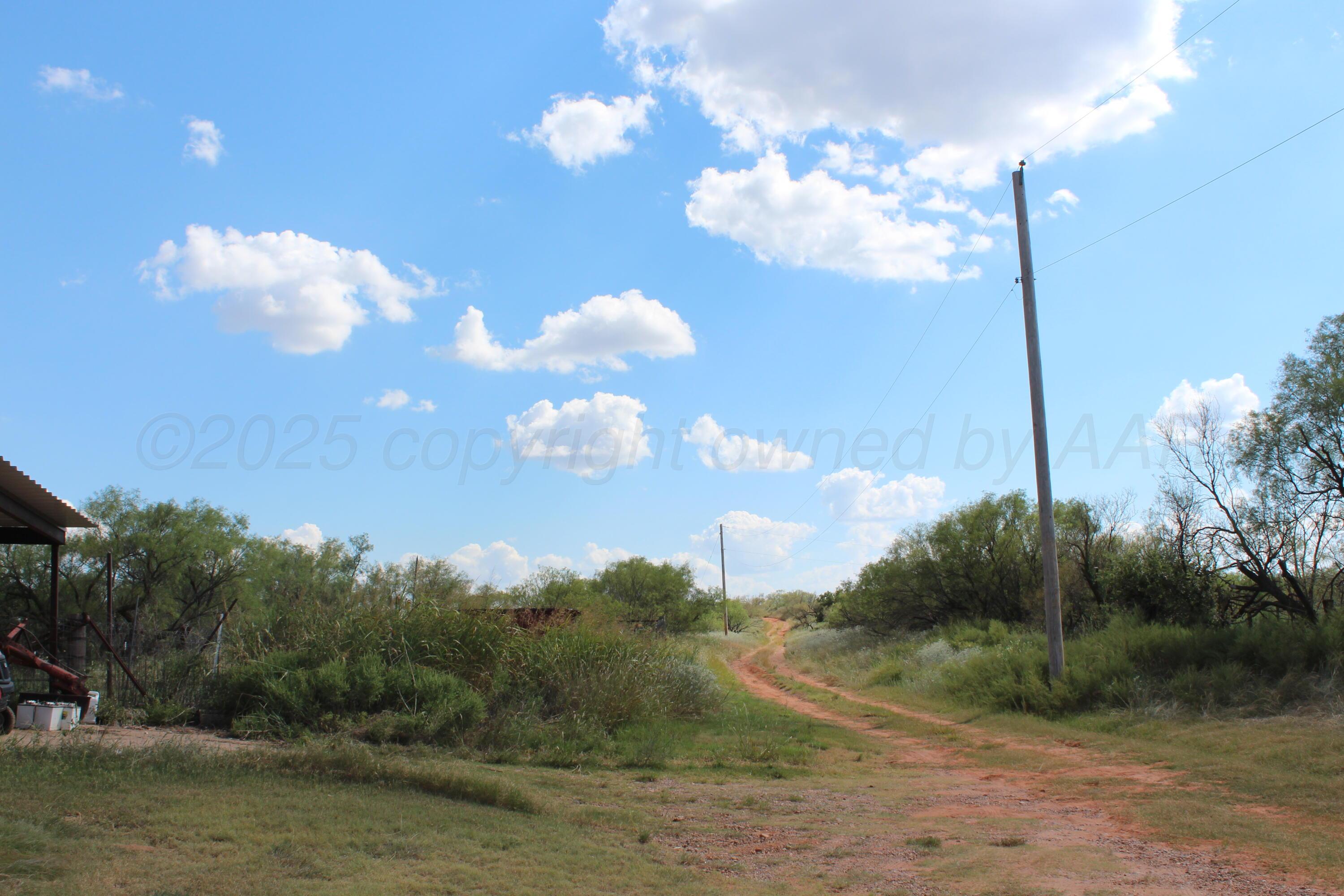 14330 Broome Road Memphis, TX 79245 - Photo 3 of 63 a view of a city