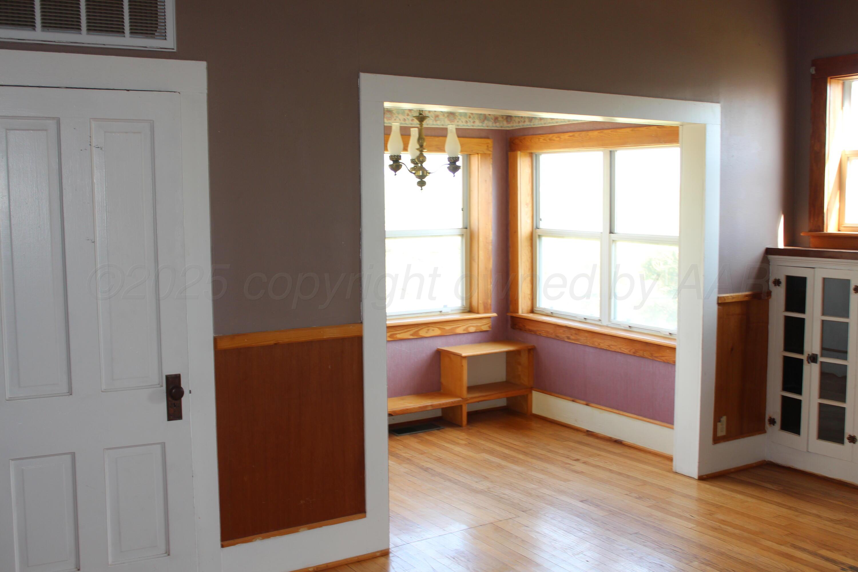 14330 Broome Road Memphis, TX 79245 - Photo 34 of 63 a room that has a bed and a window