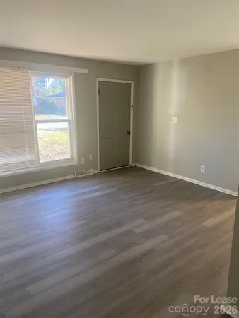 $1,300 | 526 Blendwood Drive, Charlotte, NC 28215