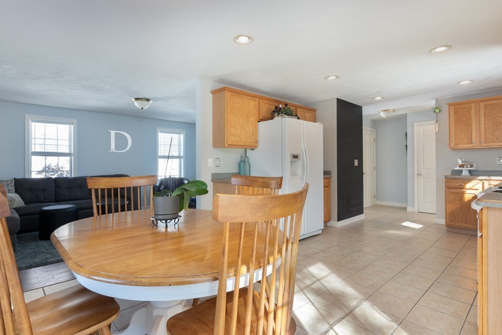 4 Pierceville Road, Unit B Wareham, MA 02576 - Photo 4 of 20