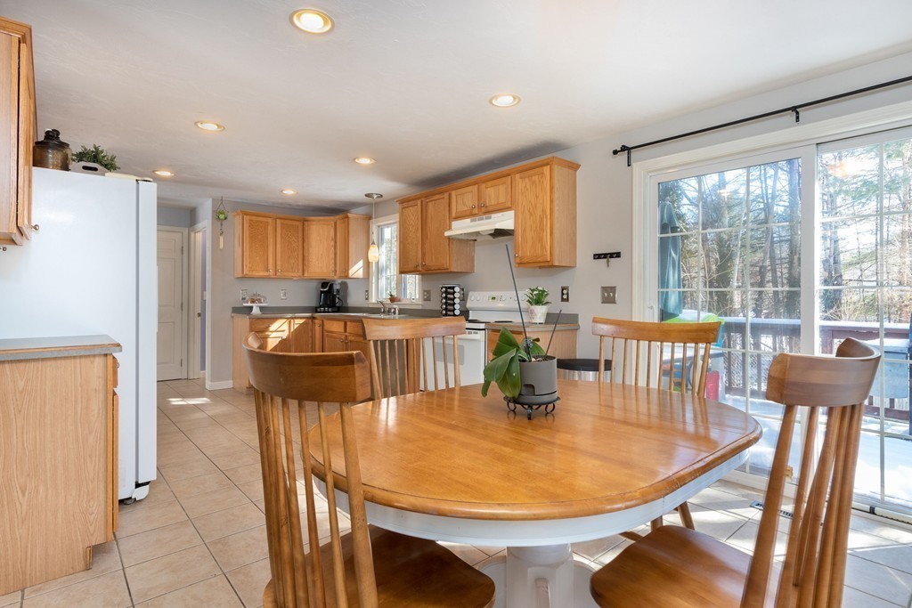 4 Pierceville Road, Unit B Wareham, MA 02576 - Photo 6 of 20