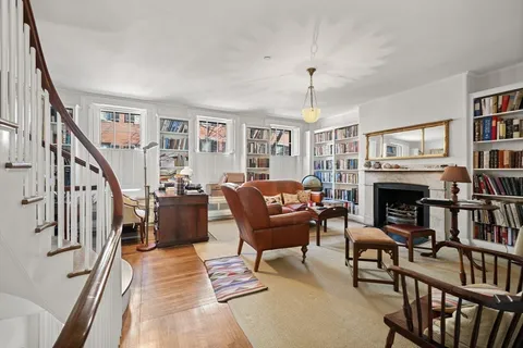 $4,850,000 | 32 West Cedar Street, Boston, MA 02108