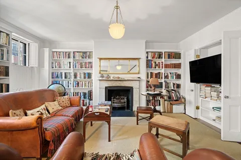 $4,850,000 | 32 West Cedar Street, Boston, MA 02108