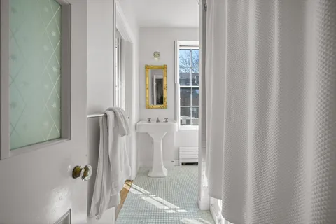 $4,850,000 | 32 West Cedar Street, Boston, MA 02108