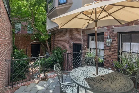 $4,850,000 | 32 West Cedar Street, Boston, MA 02108