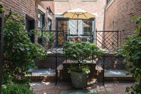 $4,850,000 | 32 West Cedar Street, Boston, MA 02108