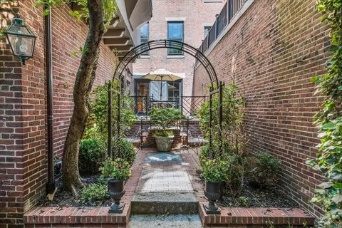 $4,850,000 | 32 West Cedar Street, Boston, MA 02108