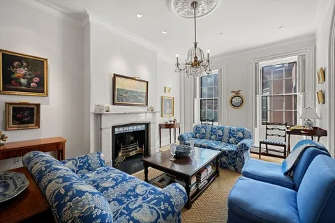 $4,850,000 | 32 West Cedar Street, Boston, MA 02108