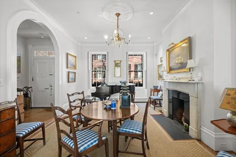 $4,850,000 | 32 West Cedar Street, Boston, MA 02108
