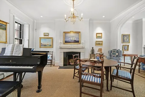 $4,850,000 | 32 West Cedar Street, Boston, MA 02108
