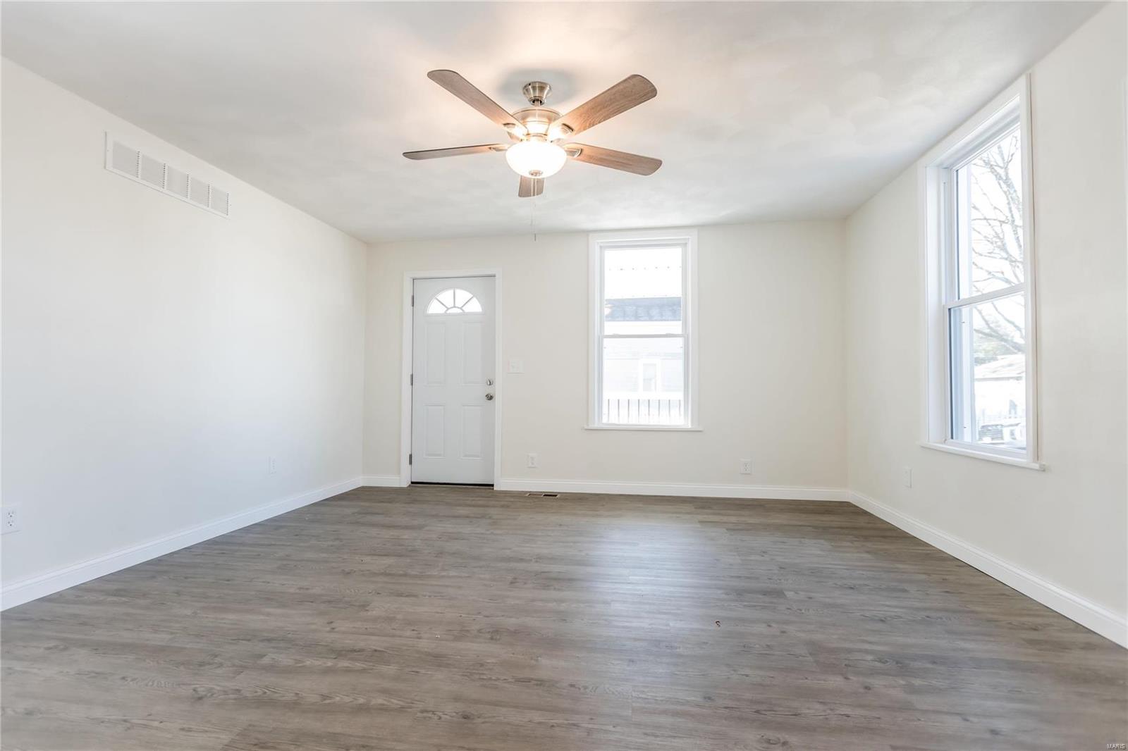 11 East High Street Freeburg, IL 62243 - Photo 8 of 34