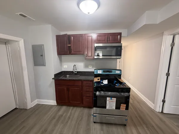 $1,200 | 2100 South 51st Avenue, Unit 2, Cicero, IL 60804
