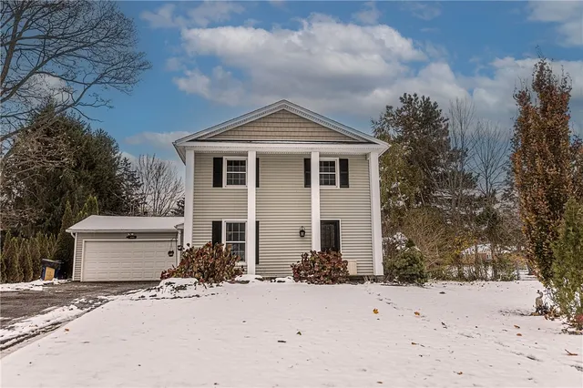 $349,900 | 1441 Chigwell Lane North, Webster, NY 14580