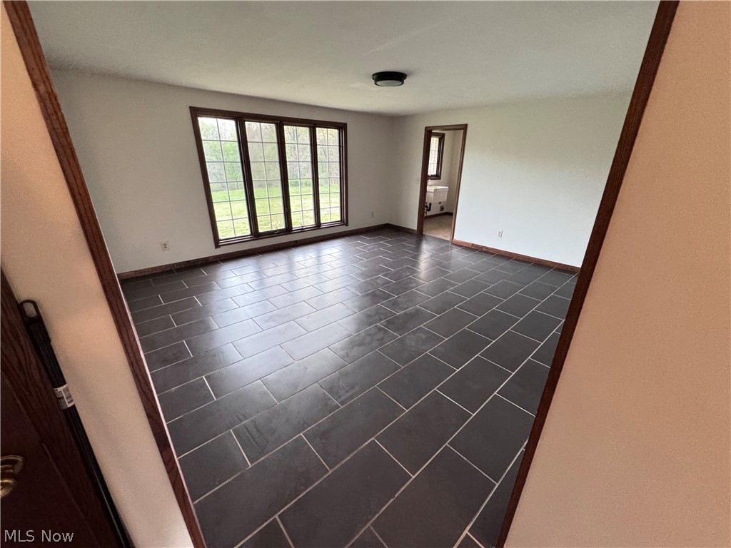 8615 Eberhart Road Northwest Dover, OH 44622 - Photo 6 of 38