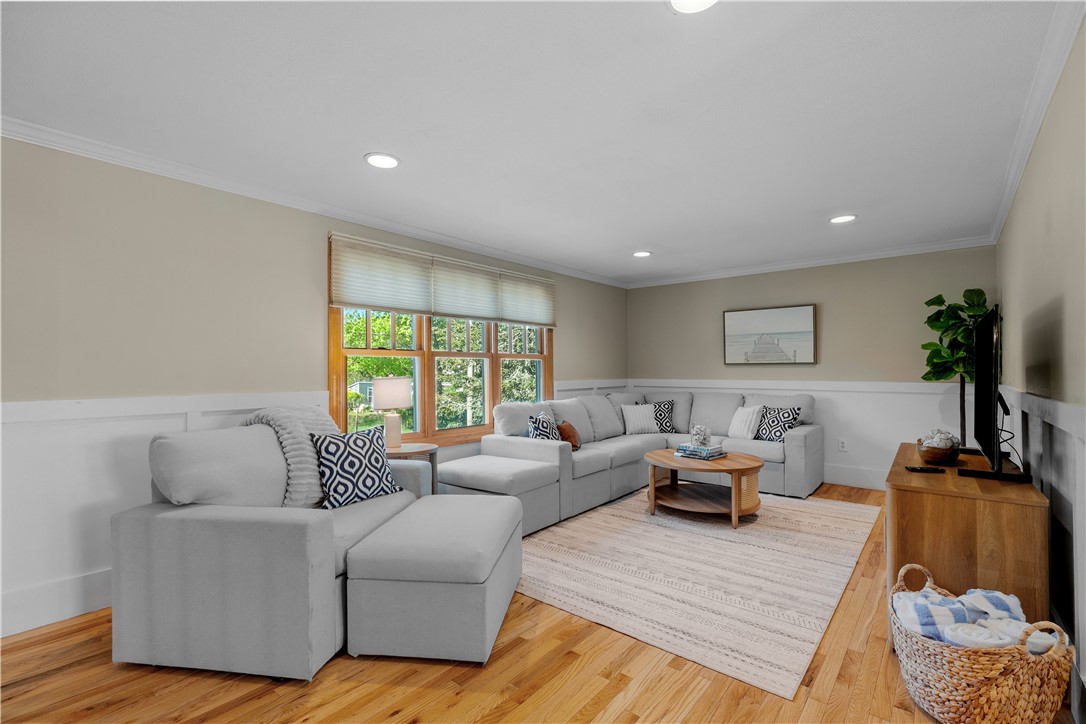 46 Steamboat Street Jamestown, RI 02835 - Photo 4 of 23