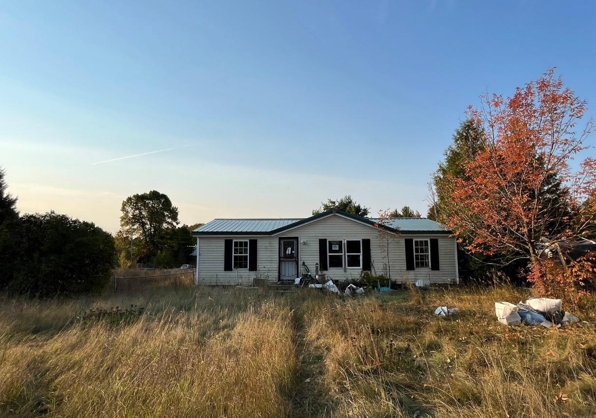 10636 East Pobuda Road Suttons Bay, MI 49682 - Photo 6 of 7