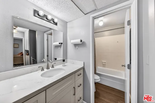 $479,000 | 7320 Lennox Avenue, Unit F7, Van Nuys, CA 91405
