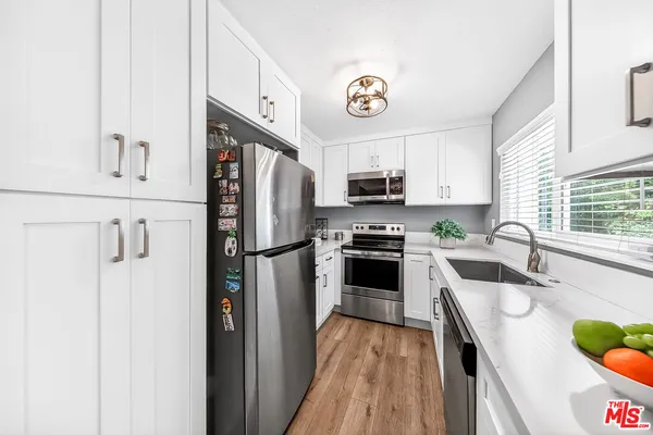 $479,000 | 7320 Lennox Avenue, Unit F7, Van Nuys, CA 91405