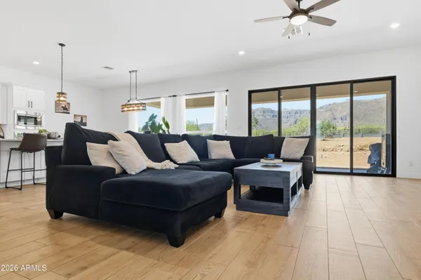 $975,000 | 10464 East Magnolia Road, Gold Canyon, AZ 85118
