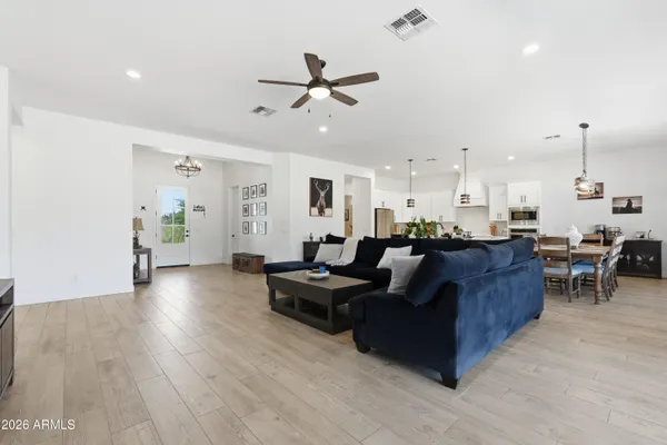 $975,000 | 10464 East Magnolia Road, Gold Canyon, AZ 85118