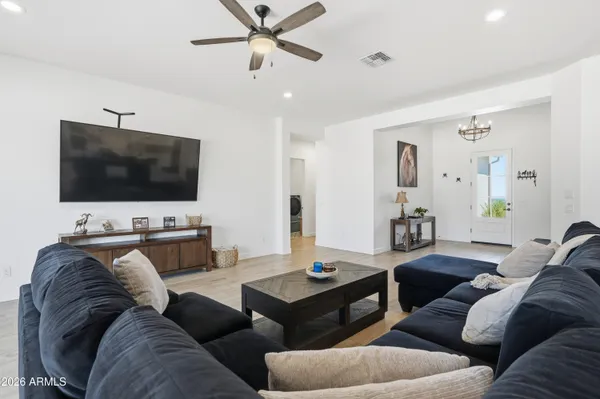 $975,000 | 10464 East Magnolia Road, Gold Canyon, AZ 85118