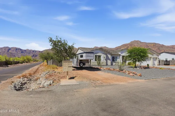 $975,000 | 10464 East Magnolia Road, Gold Canyon, AZ 85118