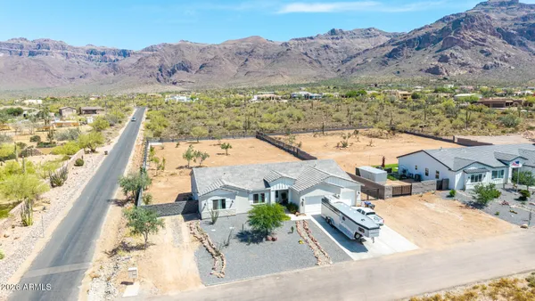 $975,000 | 10464 East Magnolia Road, Gold Canyon, AZ 85118