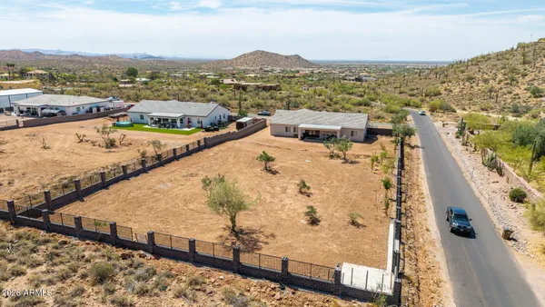 $975,000 | 10464 East Magnolia Road, Gold Canyon, AZ 85118