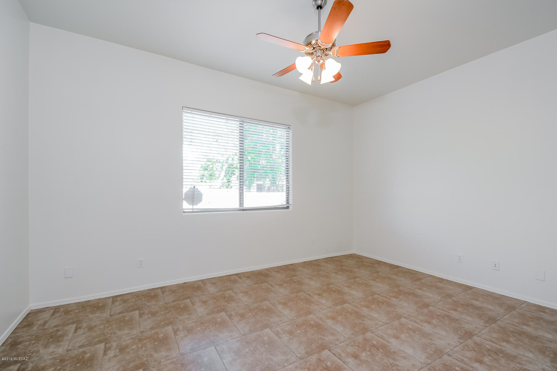 7967 North Rondure Loop Tucson, AZ 85743 - Photo 7 of 25 Gallery Image 7