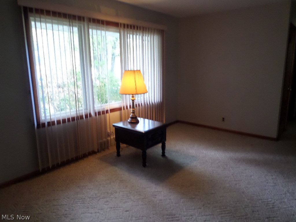 3442 Surrey Road Southeast Warren, OH 44484 - Photo 6 of 34 Gallery Image 6