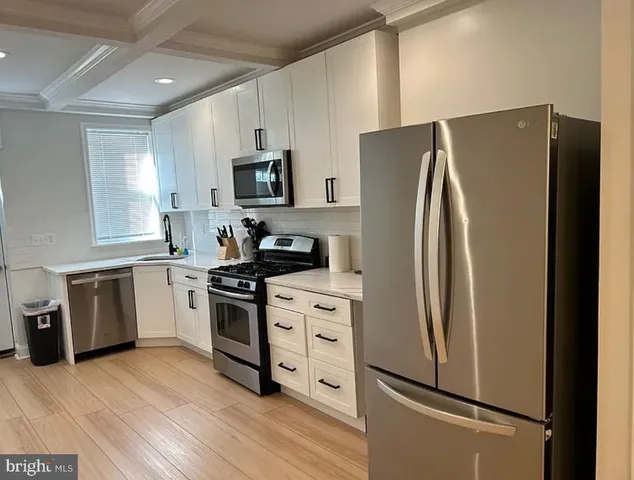 $2,200 | 306 North Carrollton Avenue, Baltimore, MD 21223