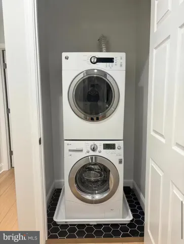 $2,200 | 306 North Carrollton Avenue, Baltimore, MD 21223