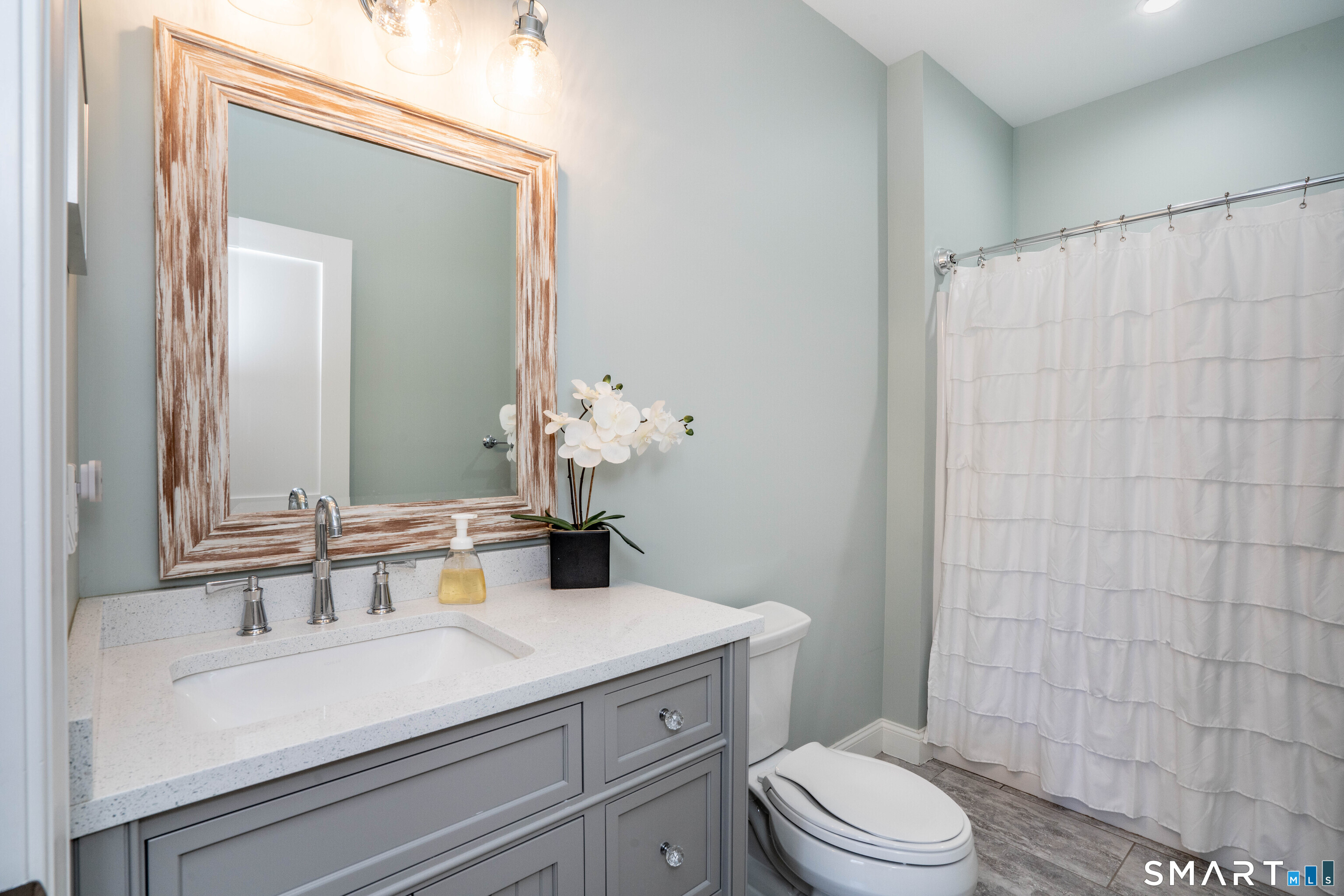 152 Old Farms Road Simsbury, CT 06070 - Photo 28 of 40 ensuite bath