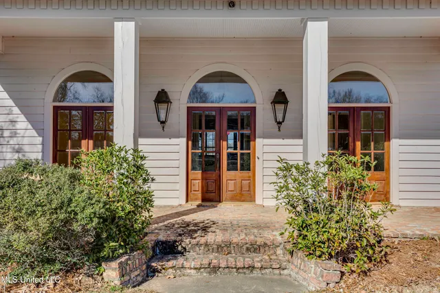 $725,000 | 702 Tanglewood Drive, Madison, MS 39110